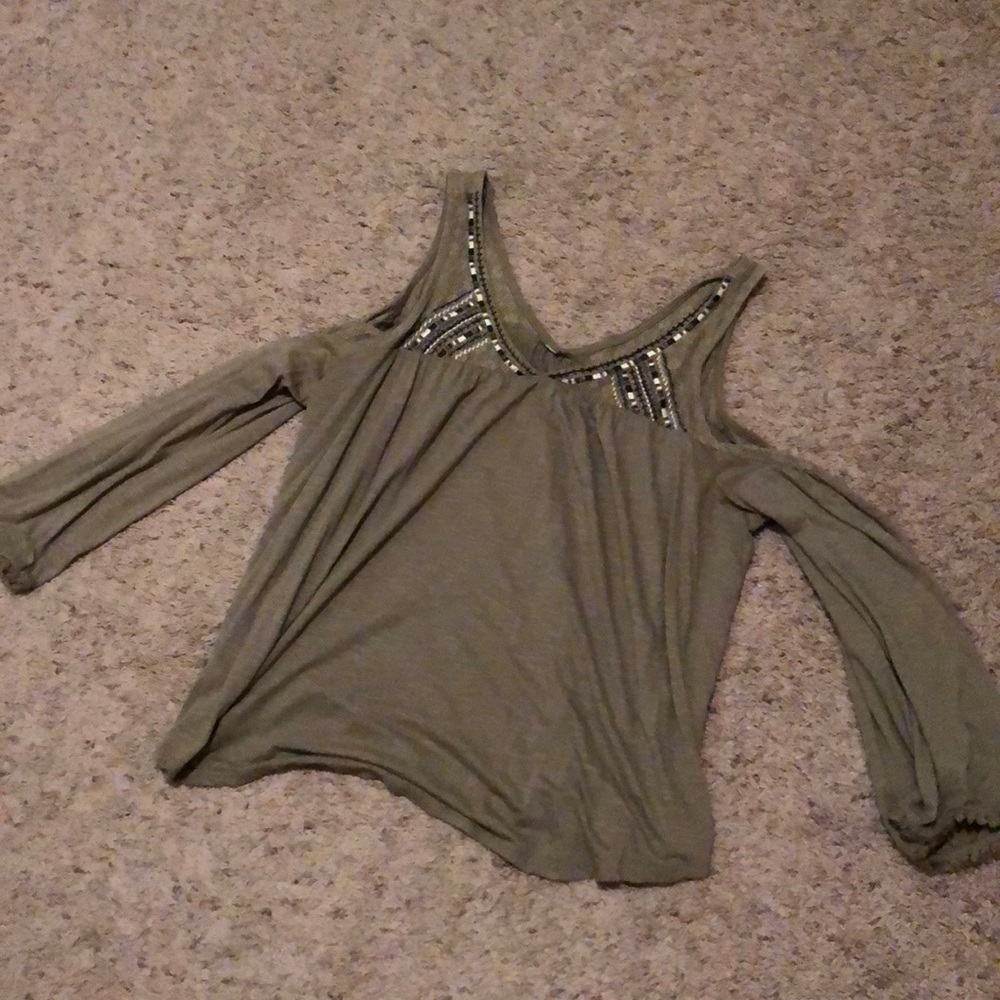 Women’s open shoulder shirt